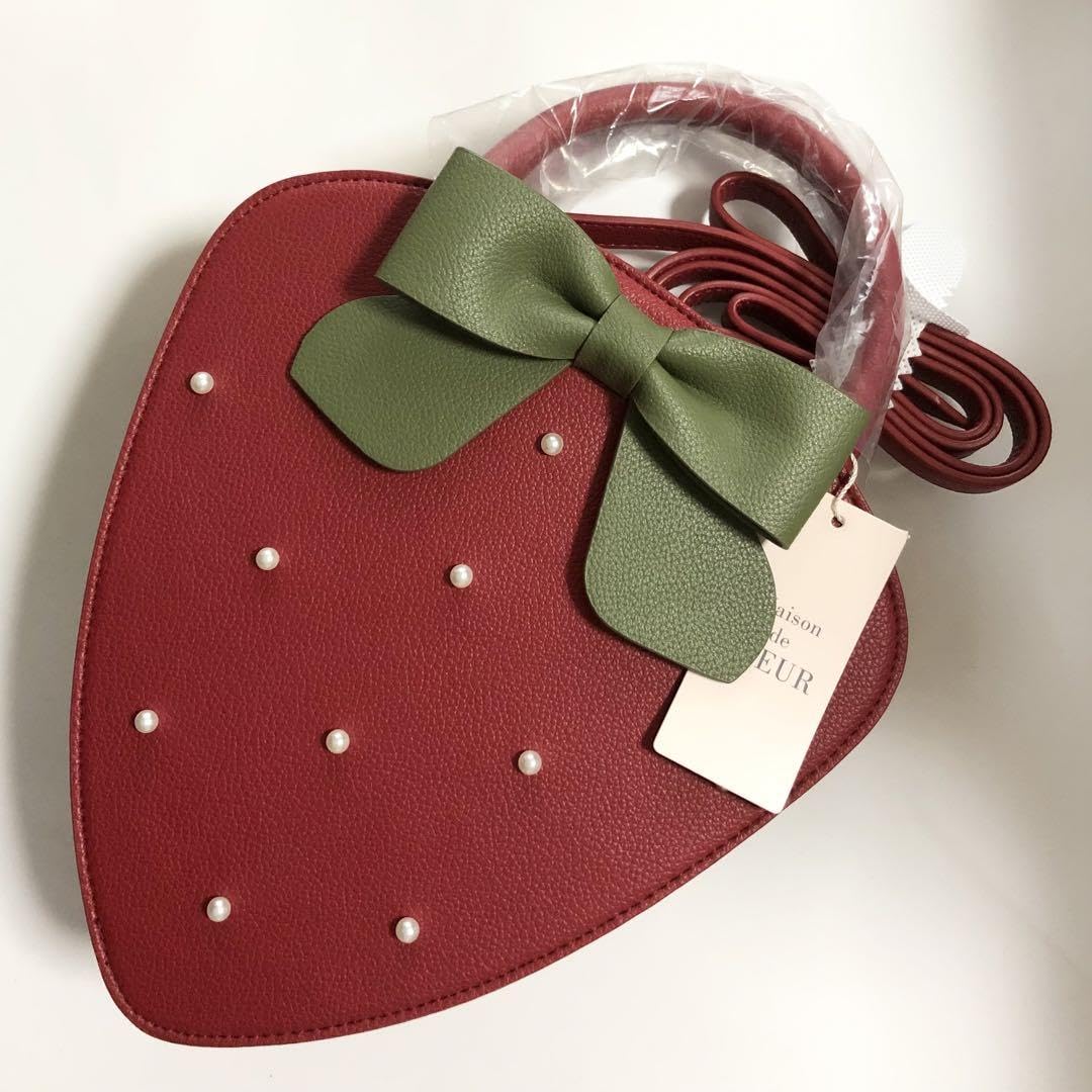 メゾンドフルール いちご バッグ 赤 Maison de FLEUR いちご×メゾン ド フルール」の可愛すぎる限定BOOKが3種